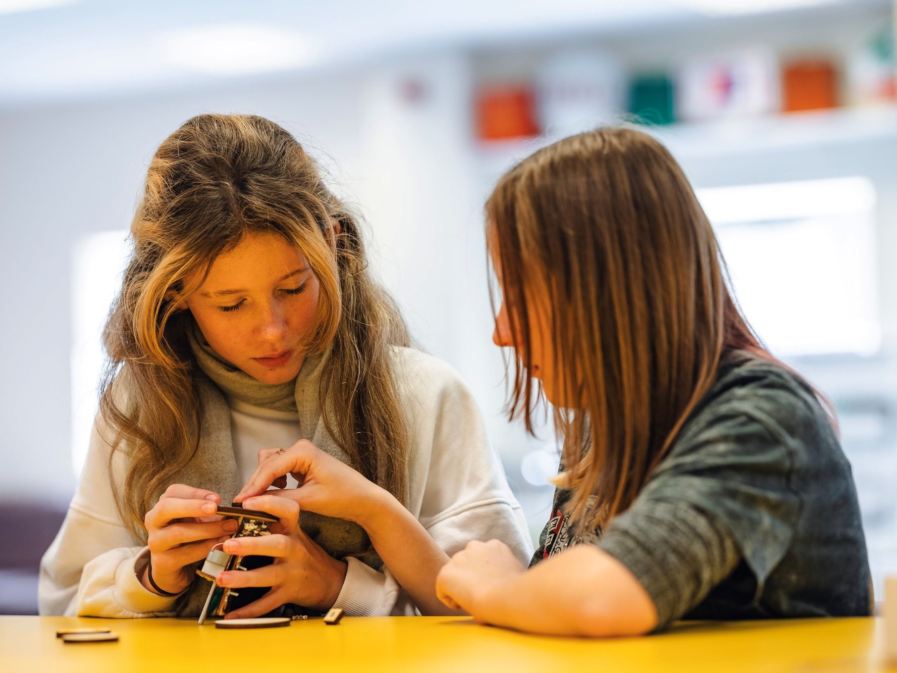 Young Engineers Club Girls Building A Car