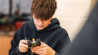 Young Engineers Club: How does a racing car's shape affect its speed
