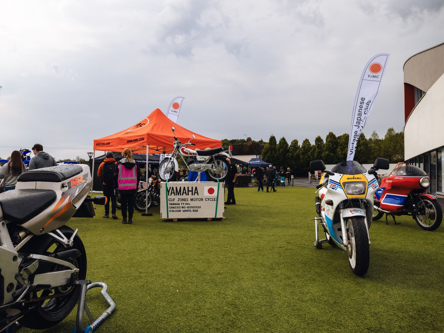 Bikes 'N' Bangers Club